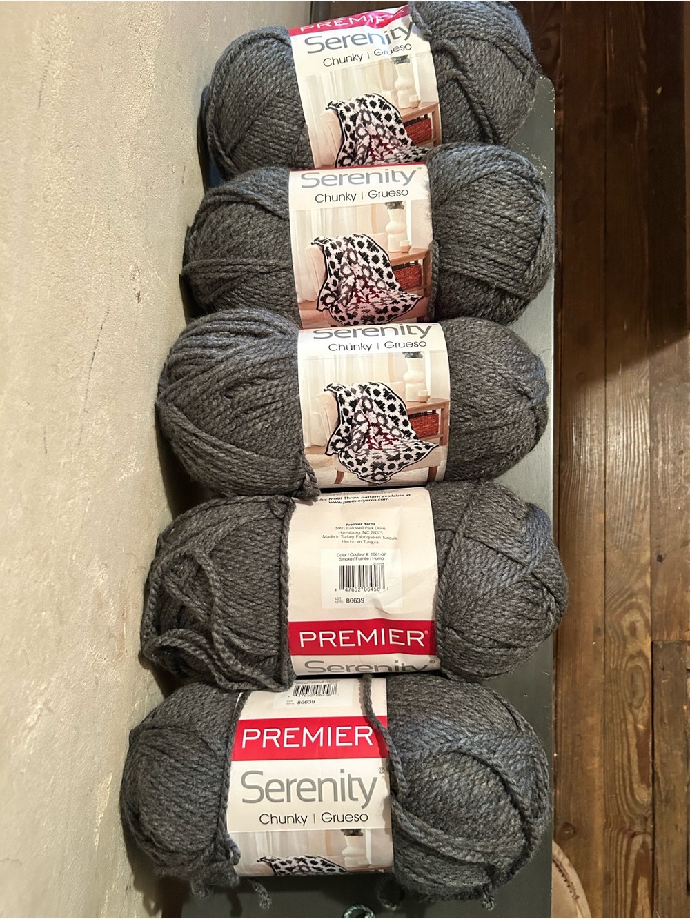 Serenity Chunky Yarn - Gray